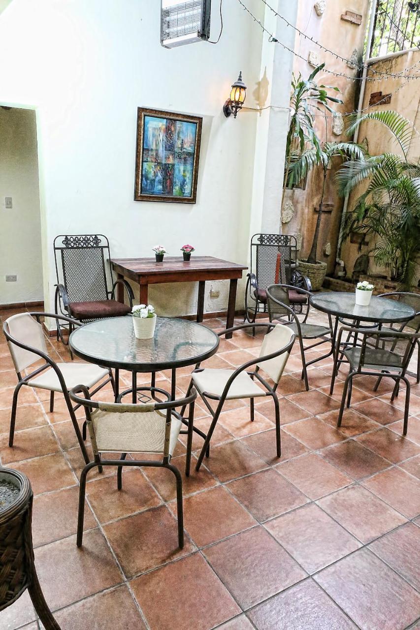 Hotel Aluge Santo Domingo Exterior photo